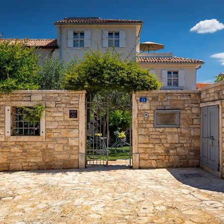 Family Villa Elizabeta With Pool In Umag Cepljani Exterior photo